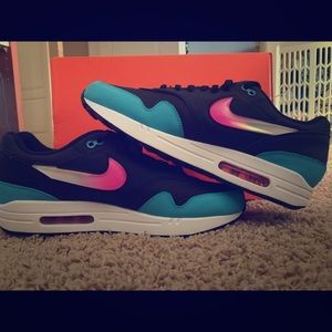 Nike Shoes | Nike Air Max Jelly Swoosh | Poshmark